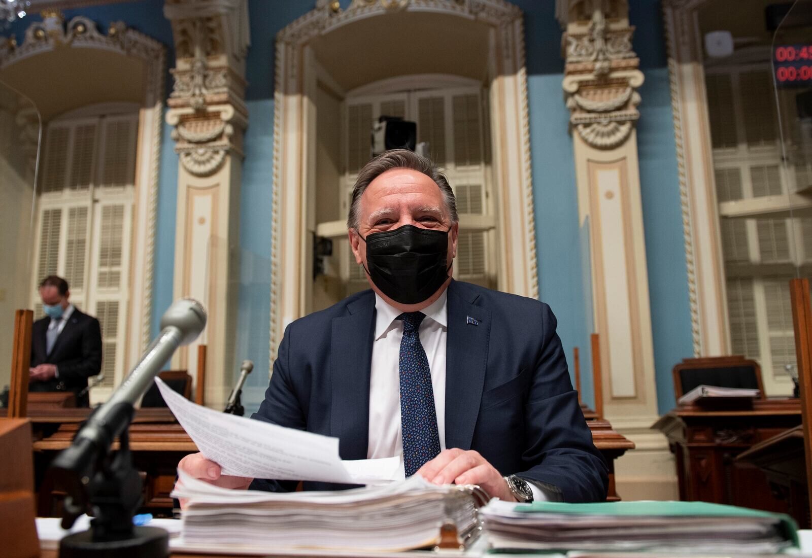 François Legault avec un masque